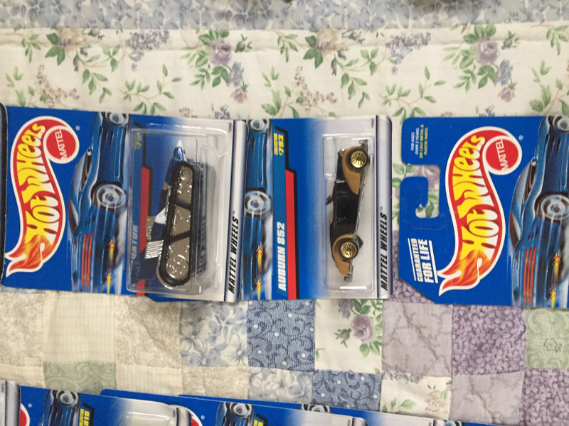 Illustration for article titled Enormous Die-Cast Collection - Box 45 - Let the Hot Wheels Roll...